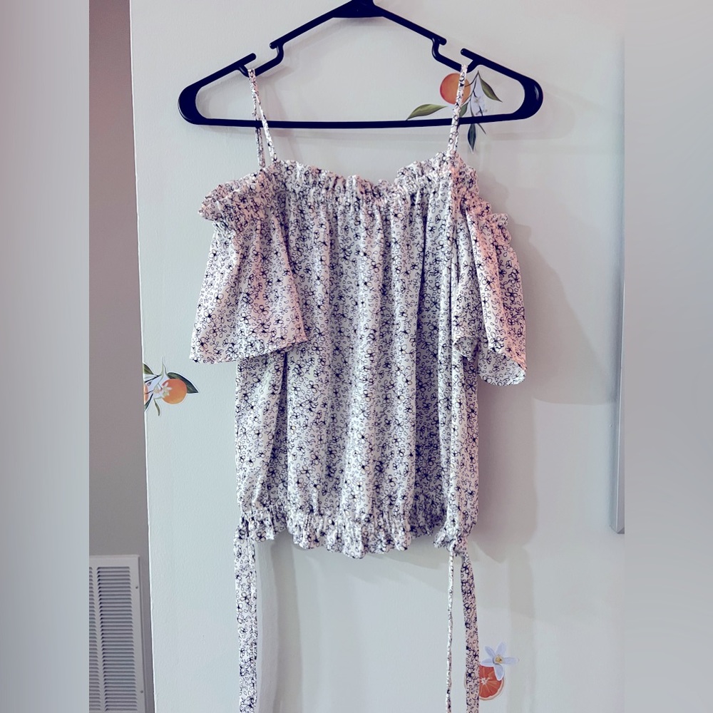 Papermoon cold shoulder blouse